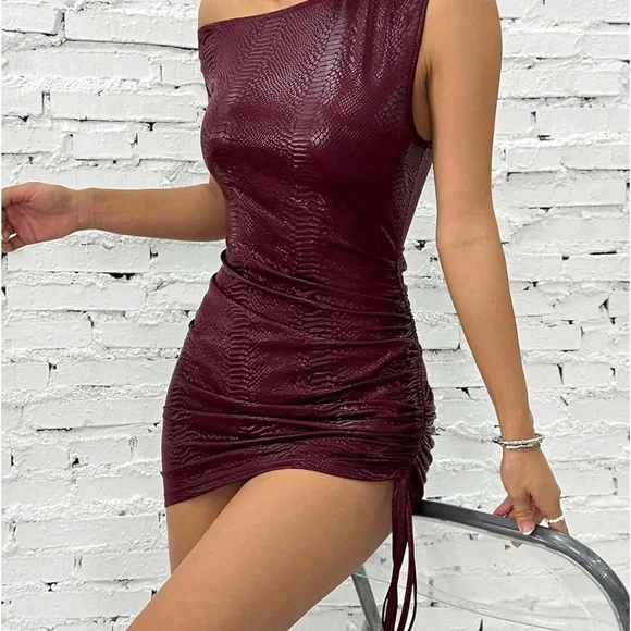 Elegant pleather Burgundy Off-Shoulder Dress - Picture 4 of 4